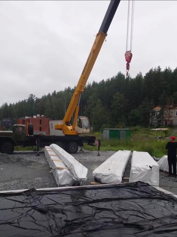 Разгрузили домокомплект в Миассе
